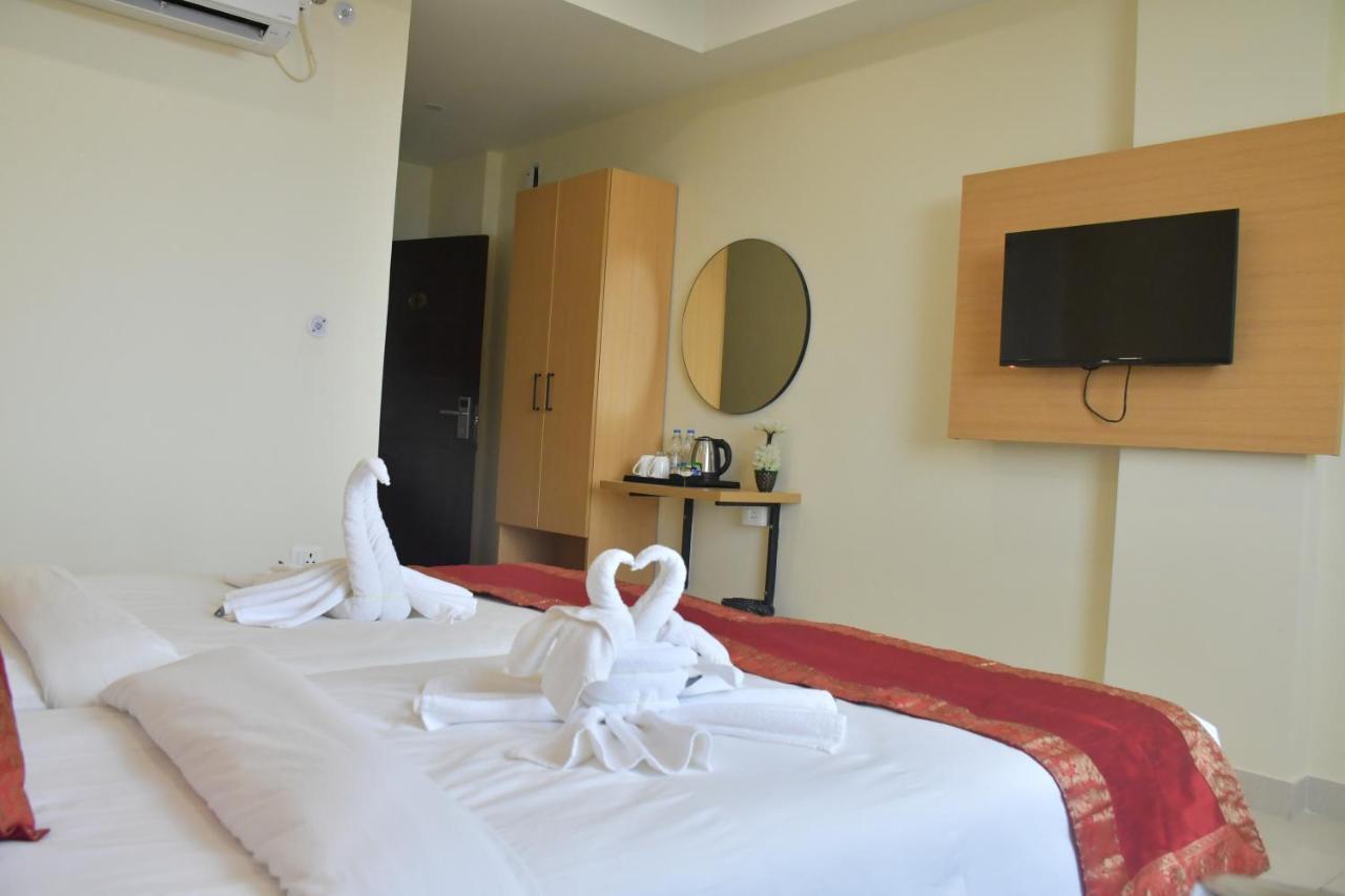 Hotel Yatharth Inn 바라나시 외부 사진